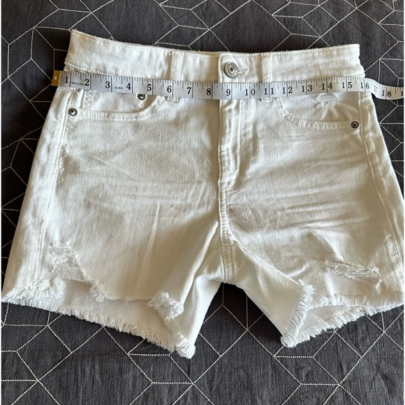 AE High-Waisted Denim Midi white shorts size 6 - Picture 7 of 15
